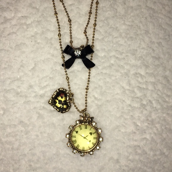 Betsey Johnson Jewelry - Betsy Johnson necklace double layered